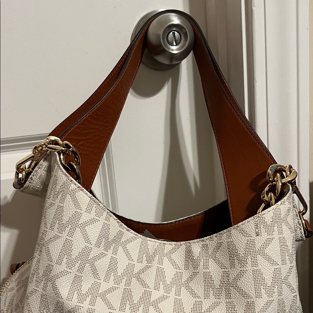 Cream and cognac color bag in GUC - Picture 3 of 9